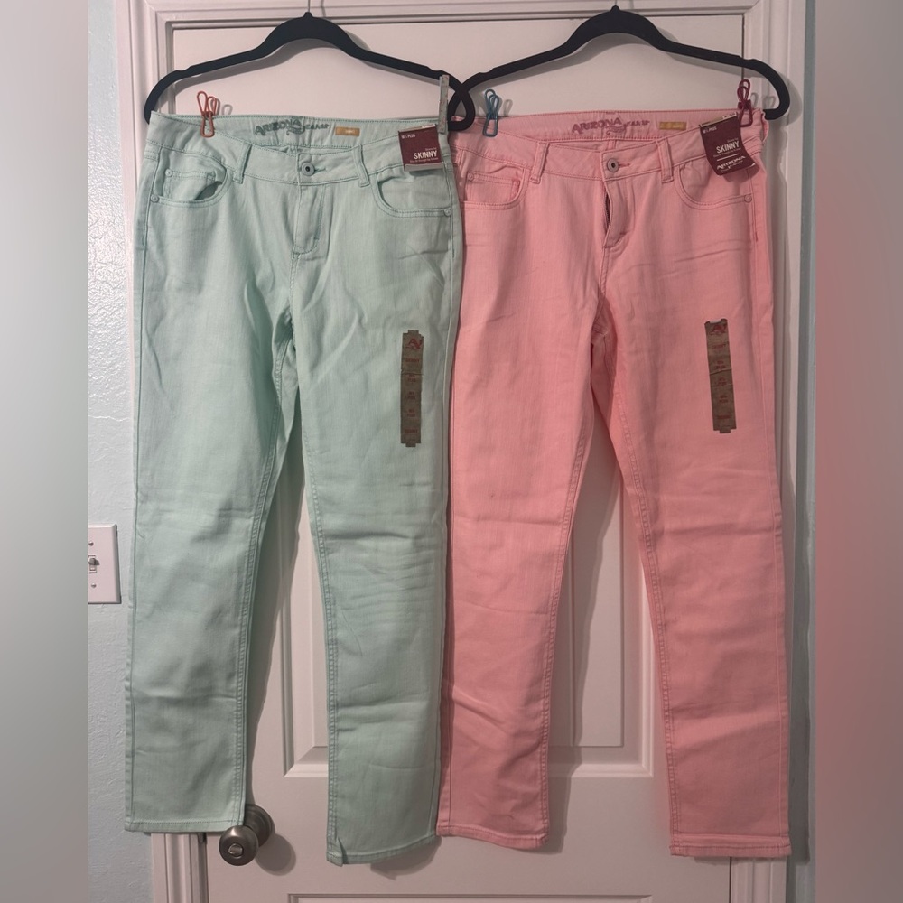 Arizona Jeans Skinny Leg Slim Fit Through Hip And Knee
Cotton/Spandex Blend PAIR